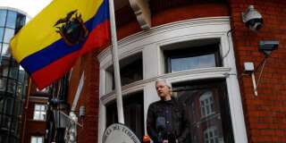 Julian Assange au balcon de l'ambassade d'Equateur à Londres le 19 mai 2017.