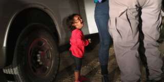 La petite fille devenue le symbole des enfants migrants aux États-Unis n'a pas été séparée de sa mère.