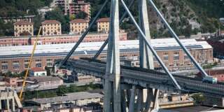 Une vue aérienne du pont Morandi effondré à Gênes le 19 août 2018.