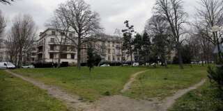 Une photo prise le 10 mars 2016 montre l'emplacement du projet de centre pour sans-abri dans le Bois de Boulogne, dans le 16 arrondissement de Paris. Le maire et les riverains avaient demandé le retrait de ce projet.