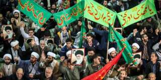 En Iran, des dizaines de milliers de manifestants soutiennent le régime