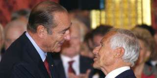 Jean D'Ormesson avec Jacques Chirac en 2002, après avoir reçu la médaille de grand officier de la Légion d'honneur.