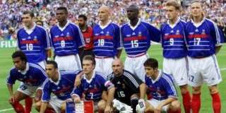 The French national soccer team poses for a team picture prior to the final of the soccer World Cup 98 between Brazil and France at the Stade de France in Saint Denis, north of Paris, Sunday, July 12, 1998. L-R back row: Zinedine Zidane, Marcel Desailly, Frank Leboeuf, Lilian Thuram, Stephane Guivarc'h and Emmanuel Petit. L-R front row: Christian Karembeu, Youri Djorkaeff, Didier Deschamps, Fabien Barthez and Bixente Lizarazu.  (AP Photo/Michel Euler)