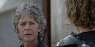 Dans la saison 7, Carol tente en vain de s'éloigner de la bataille imminente.