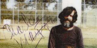 Charles Manson et son ami Eddie Ragsdale, en 1980 à la prison de Vacaville.