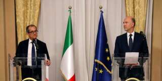 Le ministre de l'économie italien Giovanni Tria lors d'une conférence de presse avec Pierre Moscovici  le 18 octobre 2018 à Rome.