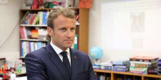 Emmanuel Macron dans une classe de 6e à Laval, le 3 septembre