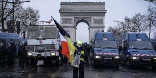 L'échec de l'acte V des gilets jaunes offre un bref répit à Macron (photo d'illustration d'un manifestant à Paris ce samedi 15 décembre)