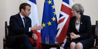 Emmanuel Macron tout puissant face à Theresa May, et c'est la presse britannique qui le dit