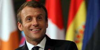 La réponse en vers d'Emmanuel Macron à une ado anglaise amoureuse de la Tour Eiffel