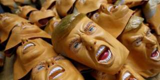 Des masques en caoutchouc représentant le nouveau président des Etats-Unis, Donald Trump.