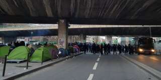 Parmi les migrants évacués, certains ont refusé les places en hébergement d'urgence, préférant rester dans la rue.