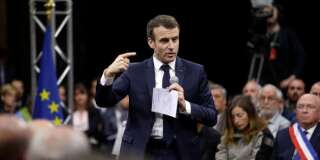 Emmanuel Macron intervenant à Greoux Les Bains dans le cadre du grand débat