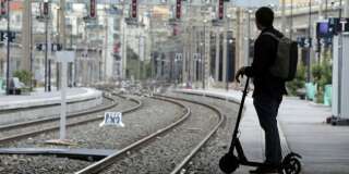 Grève SNCF: seulement 20% des trains devraient circuler dimanche.