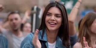 Pepsi s'excuse et retire sa pub avec Kendall Jenner qui fait scandale