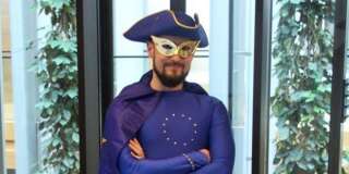 Cette année, Captain Europe est censé vous faire aimer les élections européennes.