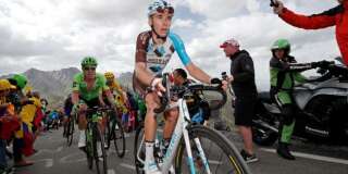 Romain Bardet dans la 17e étape du Tour entre La Mure et Serre-Chevalier, le 19 juillet.