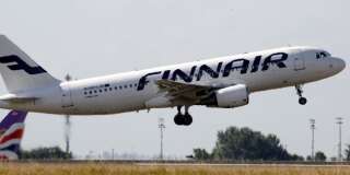 Un Airbus A320 de la compagnie finlandaise Finnair décollant de l'aéroport Charles de Gaulle.