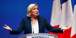Marine Le Pen ne participera finalement pas à la marche contre l'antisémitisme mais promet une initiative de son parti.