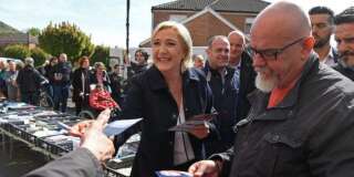 Marine Le Pen a Hénin-Beaumont, lundi 24 avril 2017, au lendemain du premier tour de l'élection présidentielle où elle est arrivée en deuxième position derrière Emmanuel Macron.