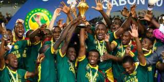 L'équipe du Cameroun célèbre sa victoire, le 5 février à Libreville.