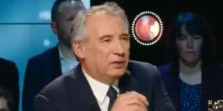 Gilets jaunes: favorable au RIC, Bayrou donne des pistes