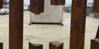 Une barrière en acier sciée lors d'un test mené par le Département de la Sécurité intérieure.
