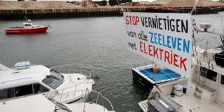 Manifestation de pêcheurs français contre la pêche électrique, pratiquée essentiellement par les Pays-Bas.