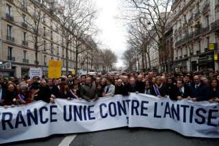 Anonymes et représentants politiques lors de la marche blanche à Paris, le 28 mars.