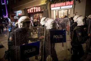 En Turquie, des gaz lacrymogènes contre une manifestation interdite de femmes