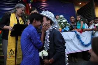 Arrivés à la frontière américaine, ces couples de migrants LGBT ont enfin pu se marier