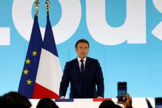 Emmanuel Macron, ici s'adressant à ses partisans à Paris, le 10 avril 2022.