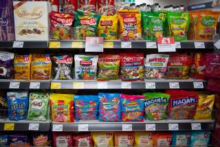 L'Angleterre va bannir les sucreries et snacks des caisses des supermarchés