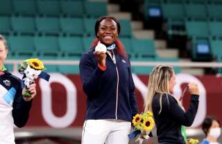 Porte-drapeau de la délégation française lors de la cérémonie d'ouverture, Clarisse Agbegnenou a remporté deux médailles d'or lors de ces Jeux olympiques de Tokyo.