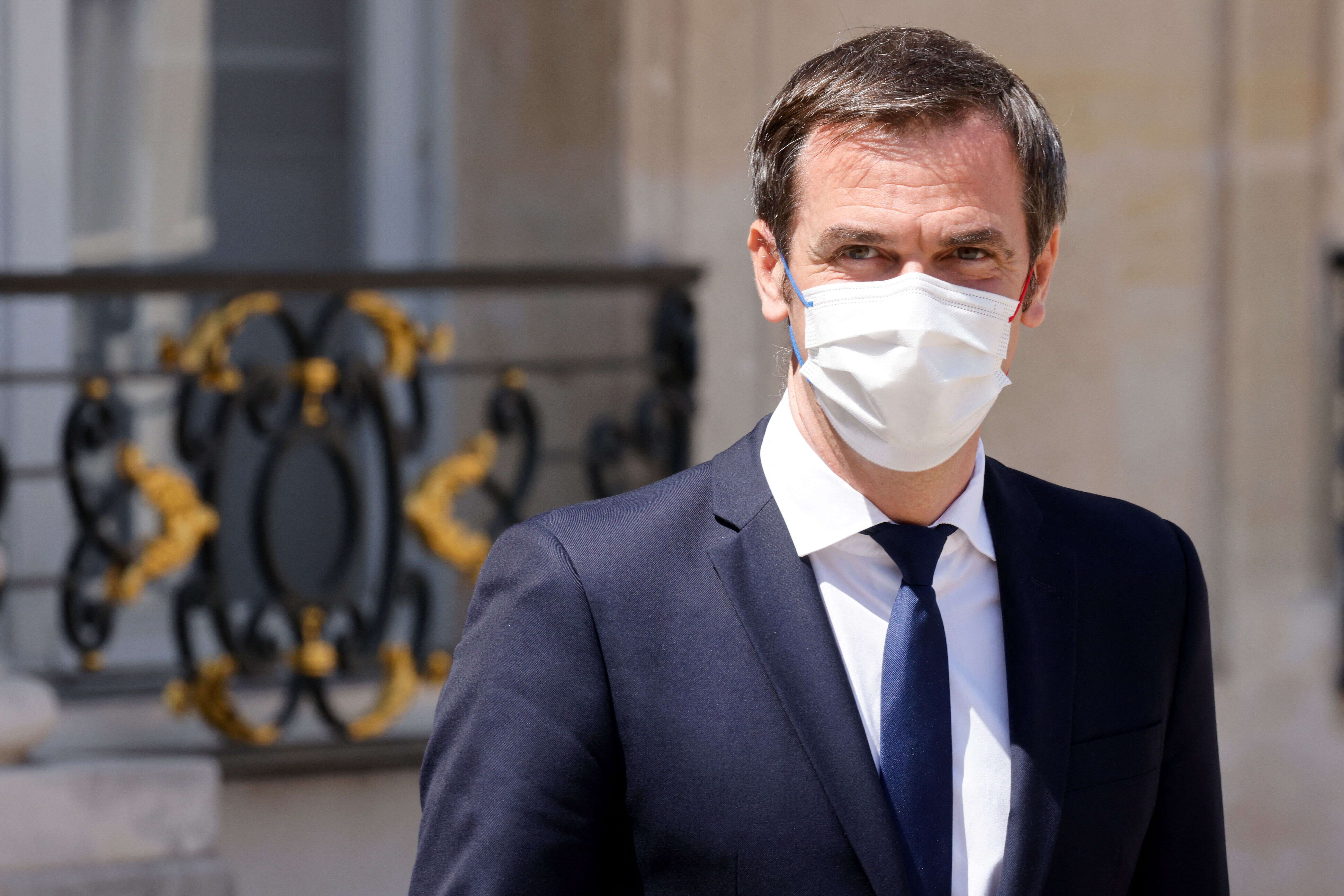 Olivier Véran a menacé ce jeudi 17 juin de rendre la vaccination obligatoire pour les soignants en Ehpad, qui sont au contact des publics les plus fragiles (photo prise à Paris début juin).