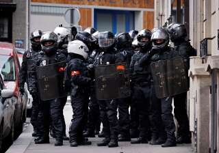 Des policiers de la Brigade de répression de l'action violente motorisée, à Paris, le 5 décembre 2020.
