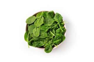 Les aliments considérés comme étant yin comprennent ceux avec des feuilles vertes sombres comme les épinards.