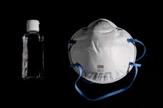 Coronavirus: trois hommes mis en examen pour avoir voulu revendre des milliers de masques périmés