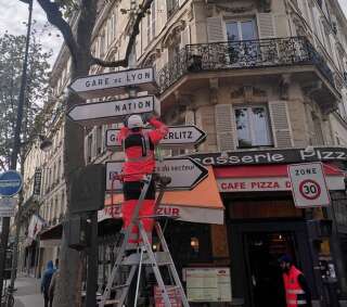 À Paris, imbroglio autour de la suppression des panneaux de signalisation