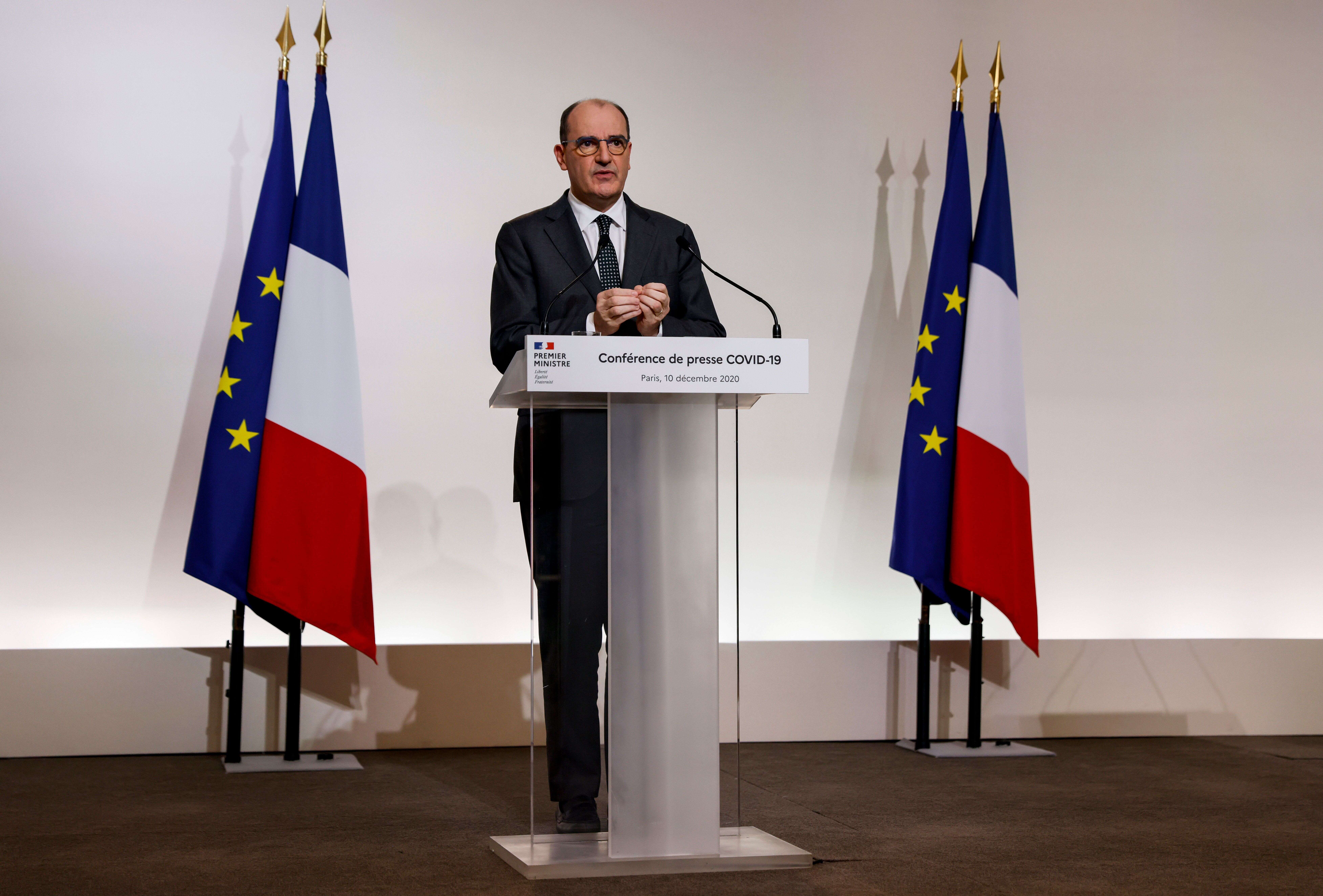 Le Premier ministre a recommandé aux Français de se réunir à pas plus de six adultes à la fois pour le Nouvel an.