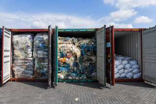 La Malaisie renvoie des déchets plastiques illégaux vers leurs pays d'origine