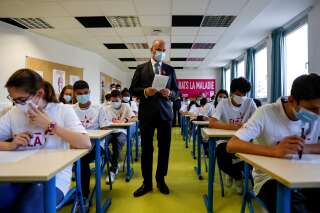 Masque à l'école: Blanquer confirme que les enseignants devront le porter