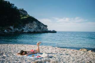 Peur pour la santé ou harcèlement de plage: le topless perd toujours du terrain (Photo d'illustration - Mer Méditerranée)