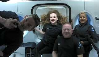 Les quatre touristes privés à bord de la capsule Crew Dragon.