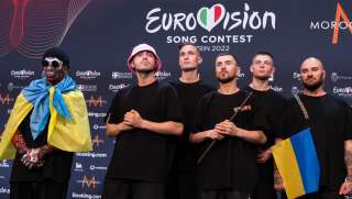 Les membres du groupe Kalush Orchestra à Turin, en Italie, le soir de l'Eurovison le 14 mai 2022.