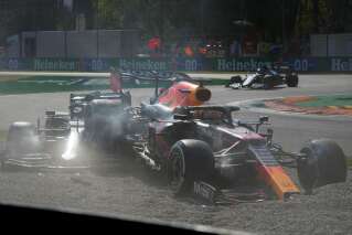 Max Verstappen et Lewis Hamilton abandonnent le GP d'Italie après un accrochage impressionnant