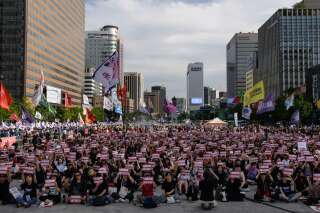 En Corée du Sud, des dizaines de milliers de femmes défilent contre la 