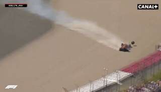 Max Verstappen s'est crashé lors du Grand prix de Grande-Bretagne de Formule1 après un accident causé par Lewis Hamilton.