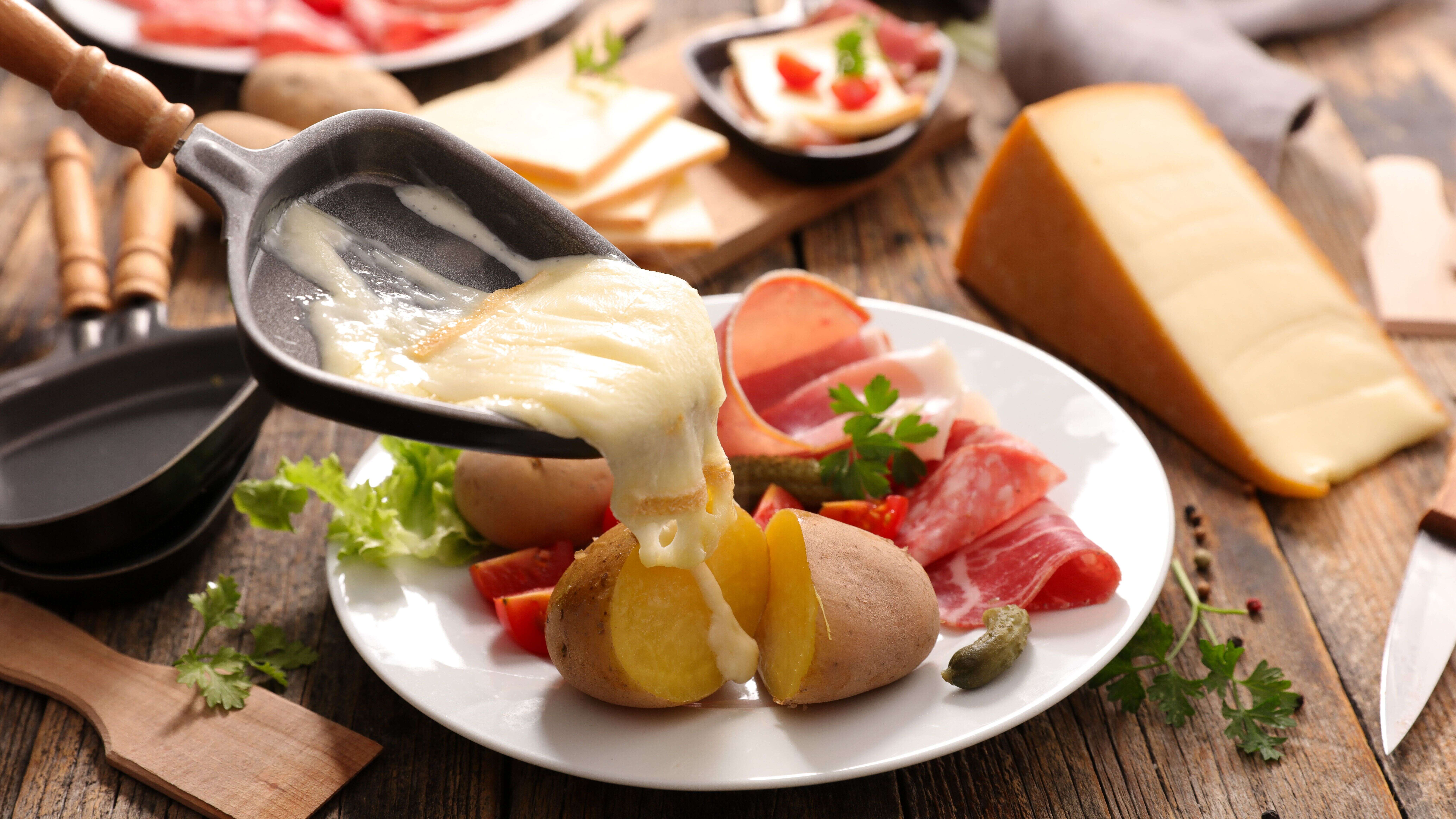 La raclette : Fromage, boisson, digestion... tout ce qu'il faut savoir