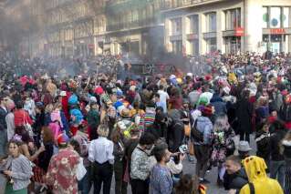 Un carnaval non autorisé à Marseille réunit plus de 6000 personnes